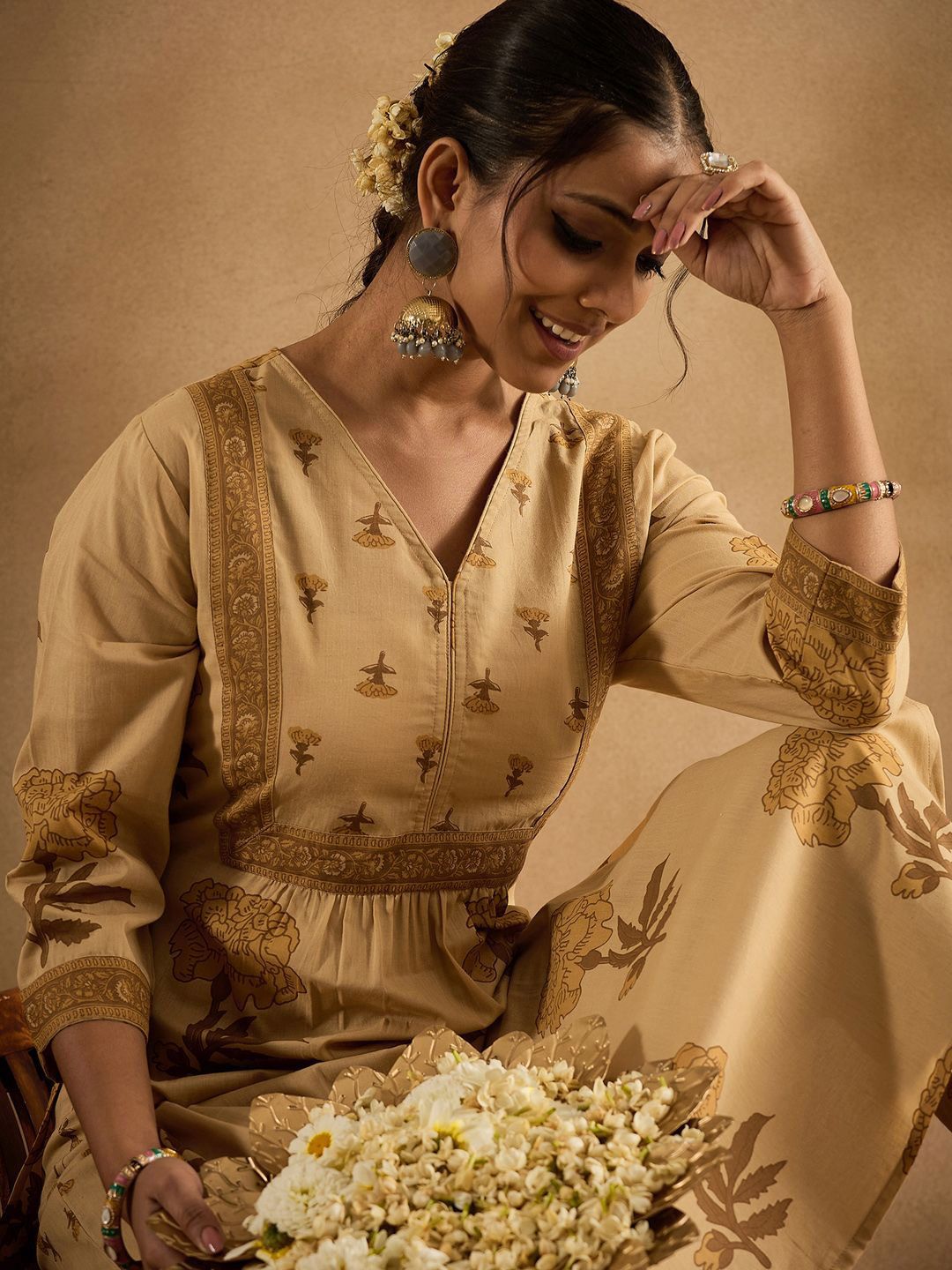 Dhiyona IE Floral Printed V-Neck Pleated Pure Cotton A-Line Kurta With Trouser