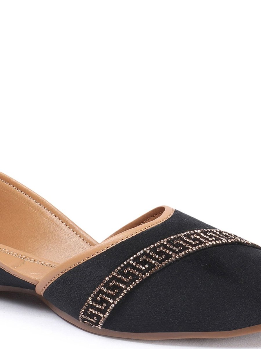 Dhiyona AK Black Embellished Round Toe Mojaris