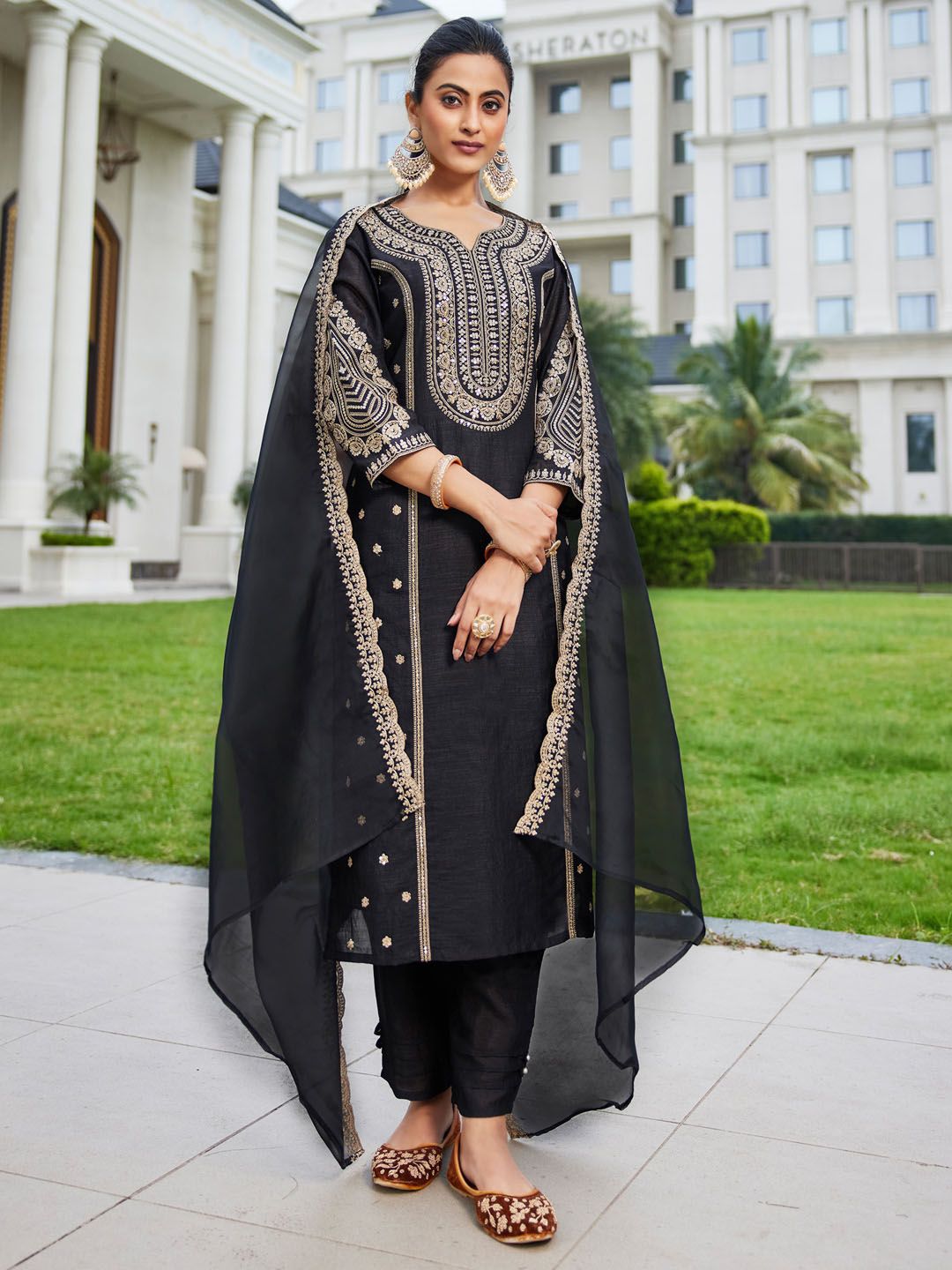Women Ethnic Motifs Embroidered Panelled Kurta with Trousers & With Dupatta