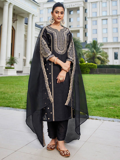 Women Ethnic Motifs Embroidered Panelled Kurta with Trousers & With Dupatta