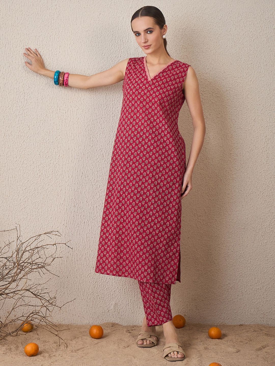 Dhiyona IE Floral Printed Pure Cotton Sleeveless V-Neck Straight Kurta With Trousers