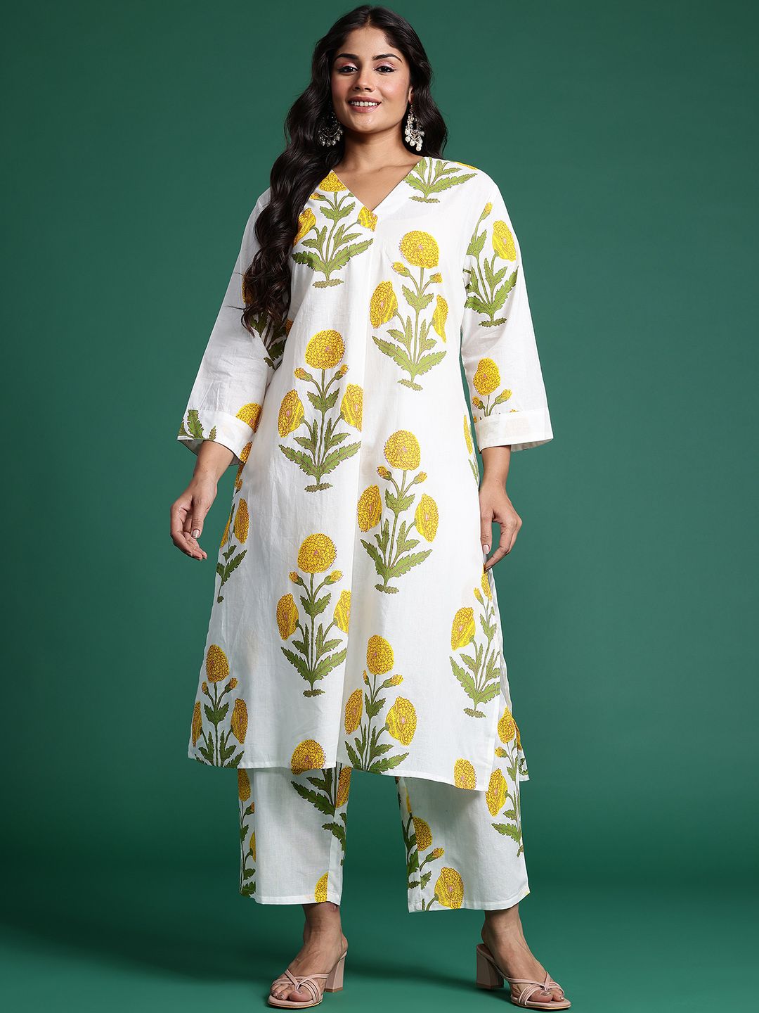 Dhiyona IE Plus Size Floral Printed Pleated Pure Cotton Kurta with Trousers