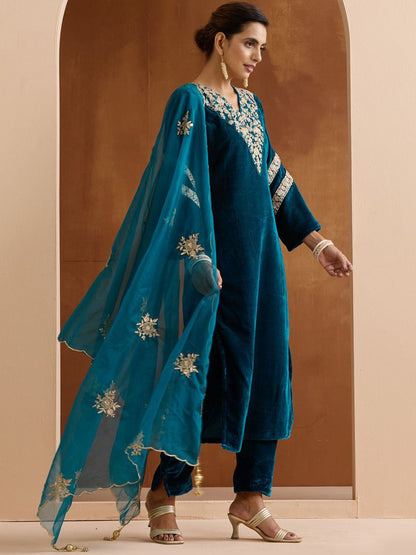 Dhiyona IS Women's Women Floral Embroidered Regular Thread Work Velvet Kurta with Trousers & With Dupatta