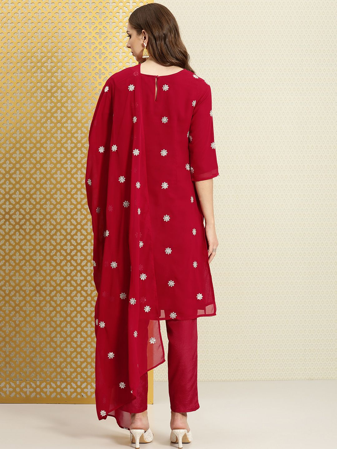 Dhiyona PD Women Women Jashn Ethic Motifs Sequined Zari Work Kurta & Trousers With Dupatta