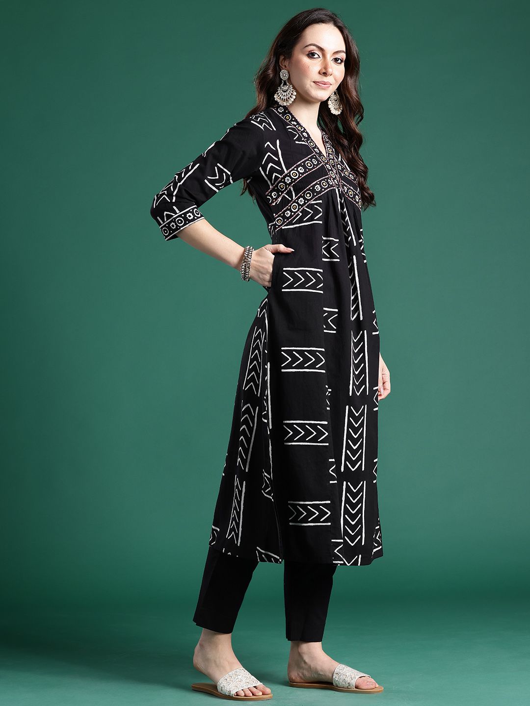 Geometric Printed Empire Thread Work Pure Cotton Kurta with Trousers & Dupatta