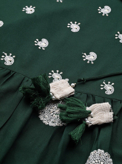 Dhiyona IE Women Green Ethnic Motifs Embroidered Kurta with Trousers