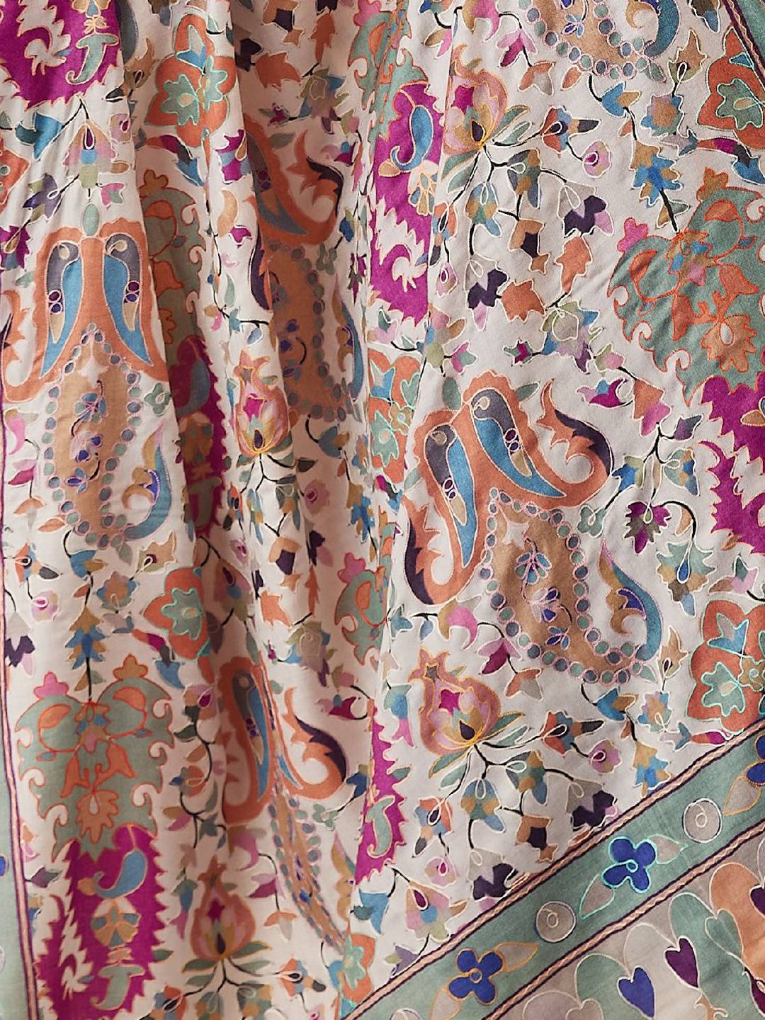 Dhiyona PA Women Floral Embroidered Shawl