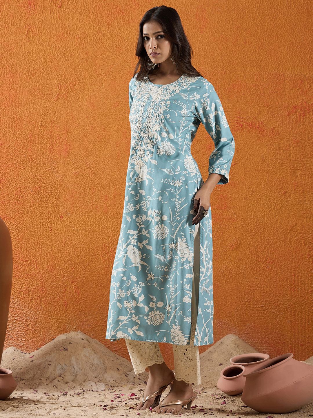 Dhiyona IE Floral Embroidered Thread Work Round Neck Straight Kurta