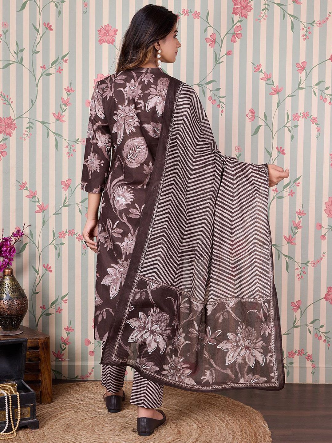 Dhiyona OD  Floal Printed Regular Pure Cotton Kurta with Trousers & Dupatta