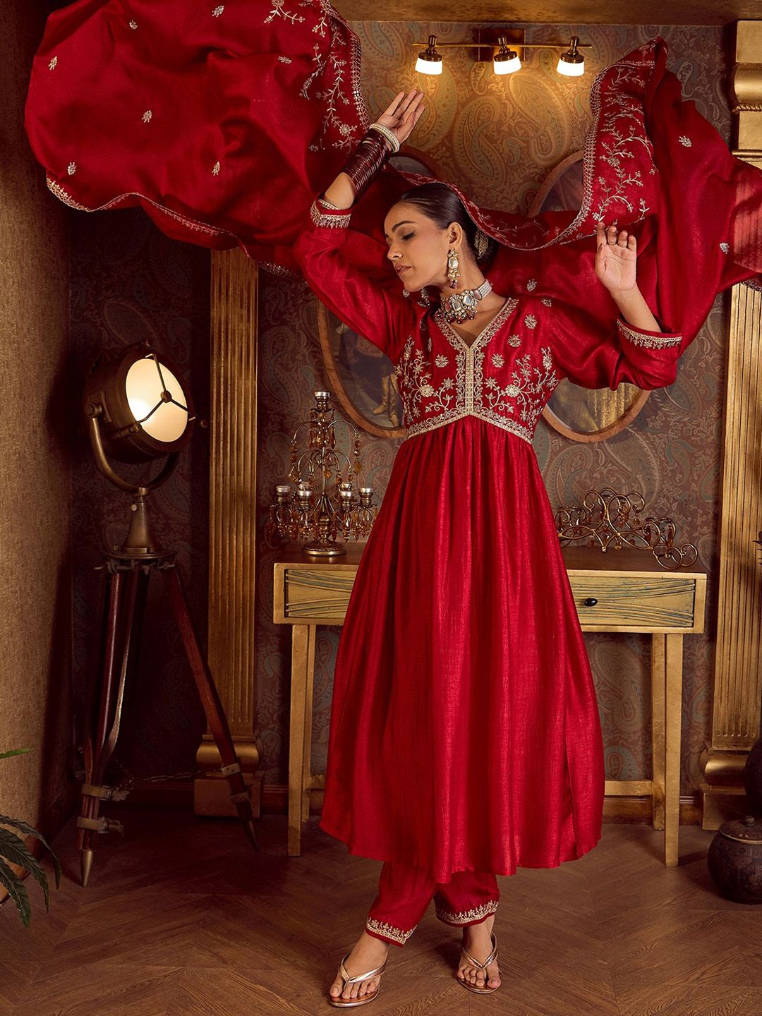 Women Floral Embroidered Empire Kurta with Trousers & With Dupatta