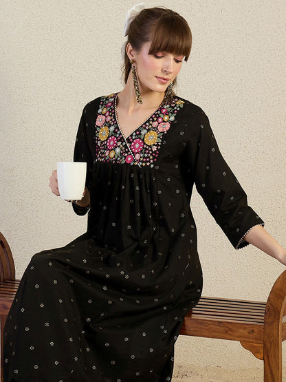 Dhiyona IE Women Embroidered Thread Work Pure Cotton Kurta with Trousers