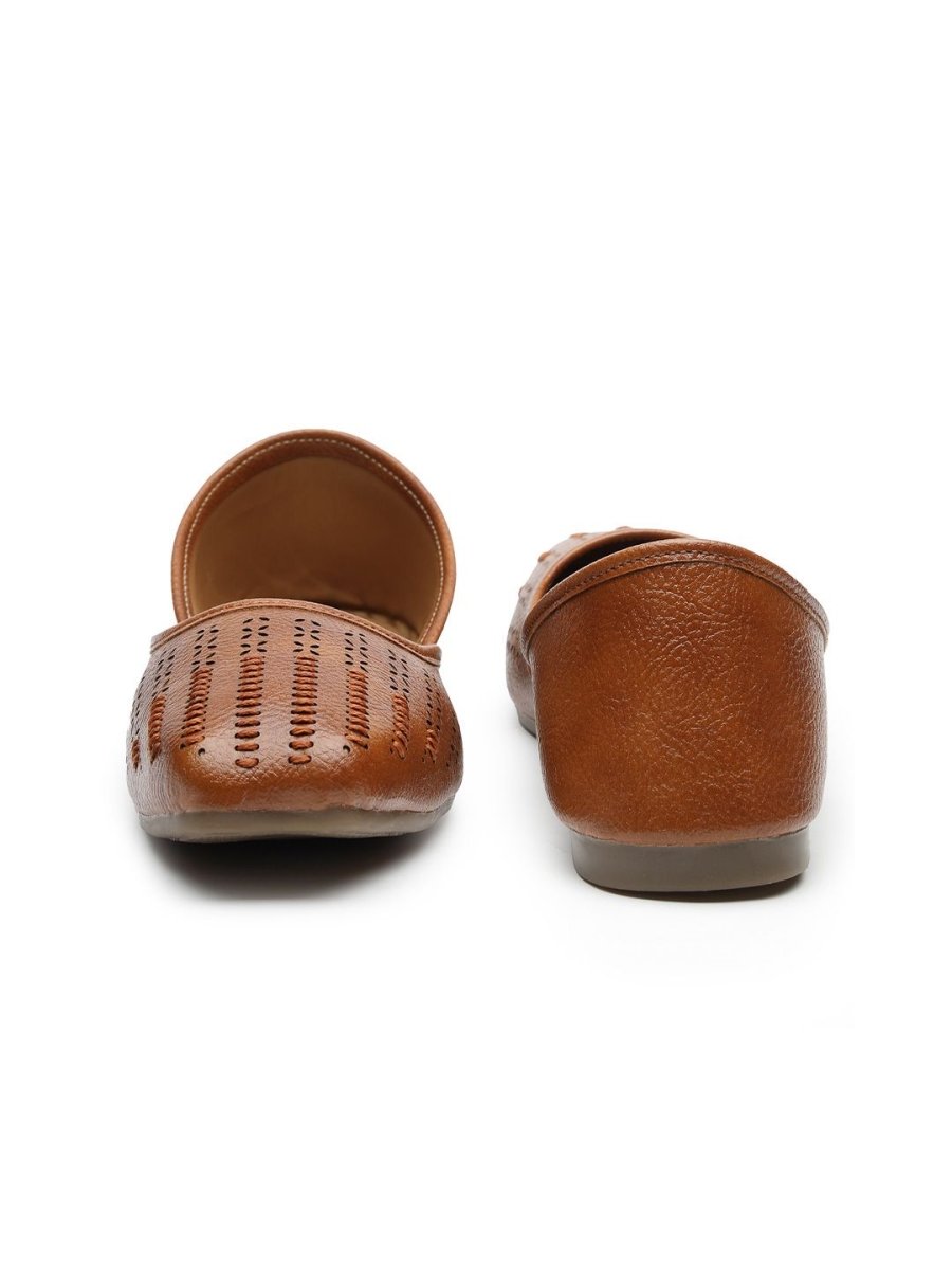 Dhiyona AK Women Ballerinas Flats
