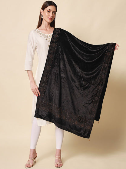Dhiyona PA Women Black Solid Velvet Crystal Shawl