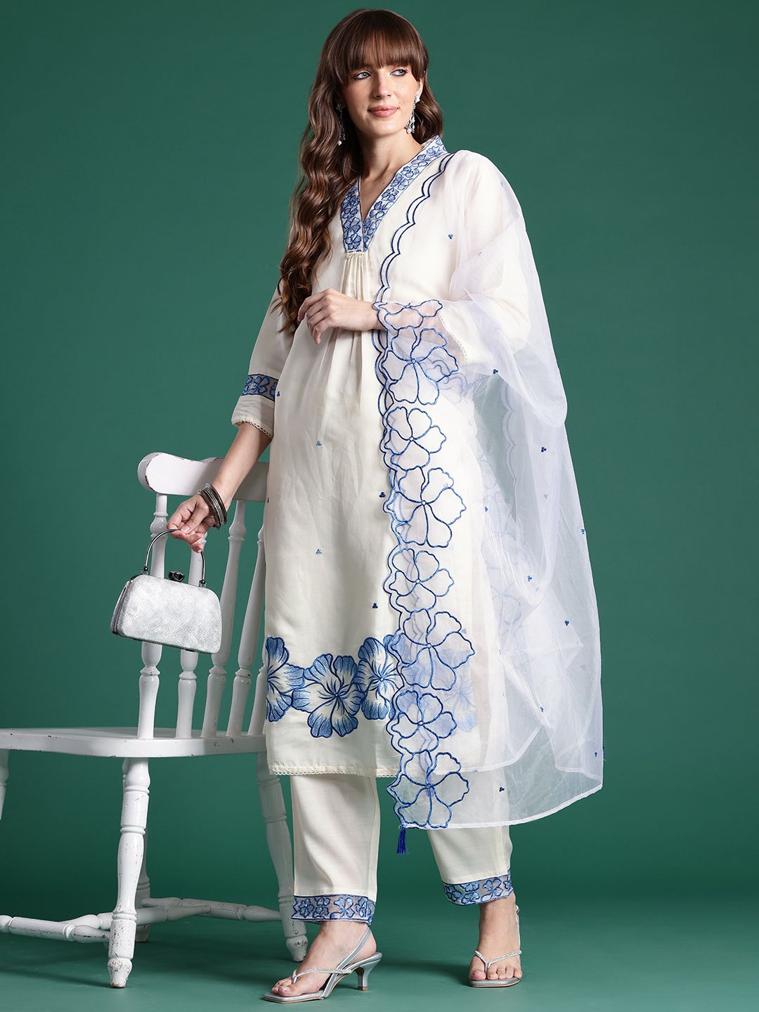 Dhiyona IE Floral Embroidered Kurta with Trousers & Dupatta