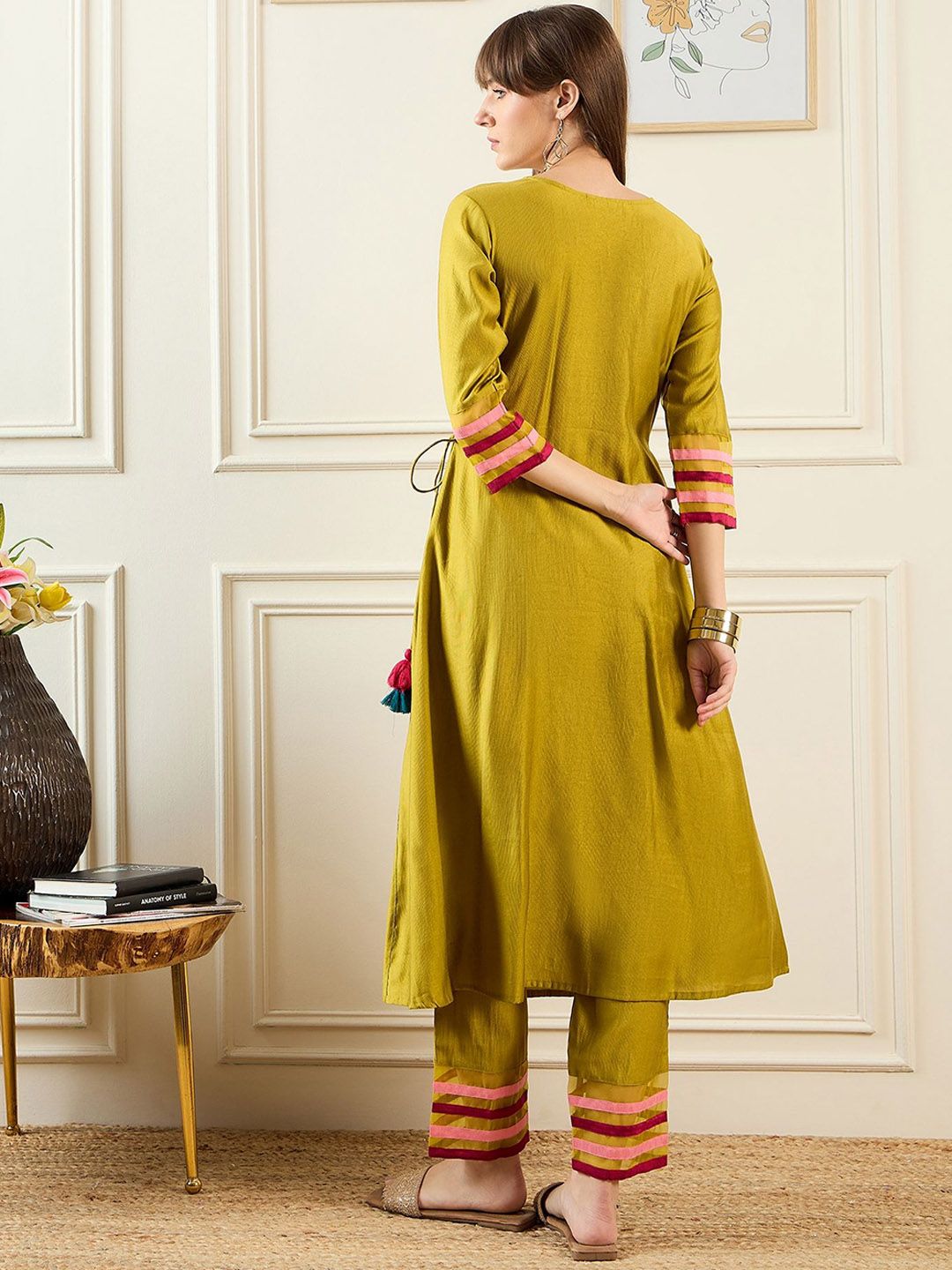 Women Olive Kurta Sets