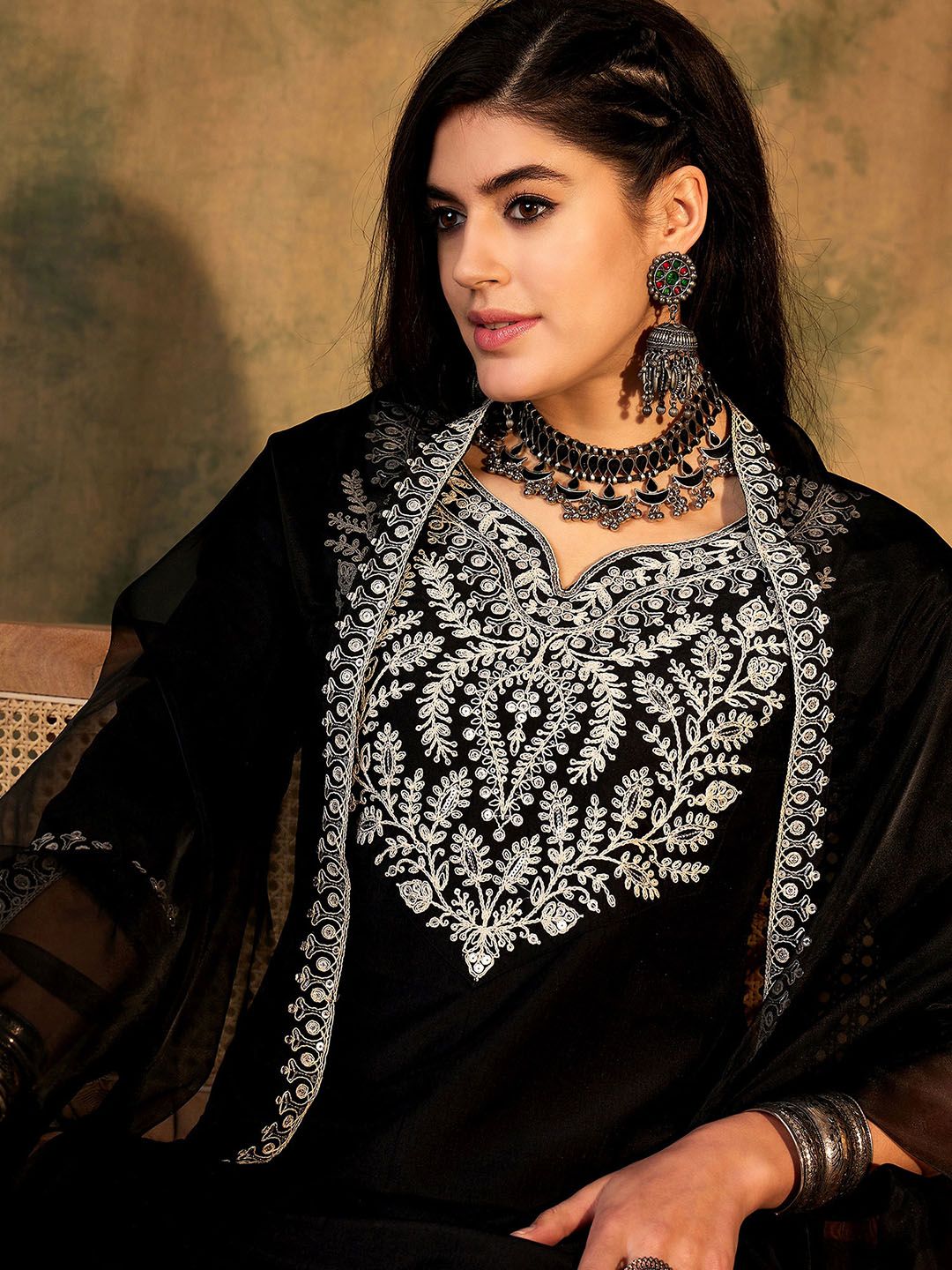 Dhiyona IE Floral Yoke Design Regular Thread Work Kurta With Trousers & Dupatta