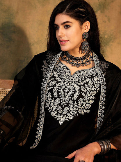 Dhiyona IE Floral Yoke Design Regular Thread Work Kurta With Trousers & Dupatta