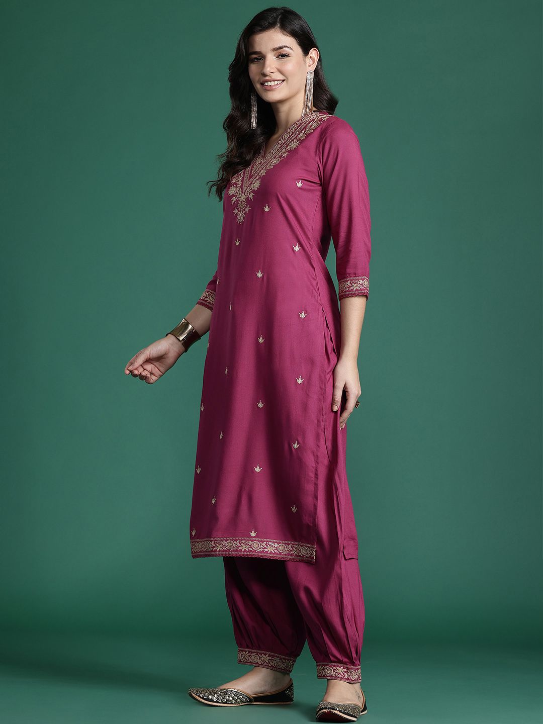 Ethnic Motifs Embroidered Thread Work Kurta with Salwar & With Dupatta