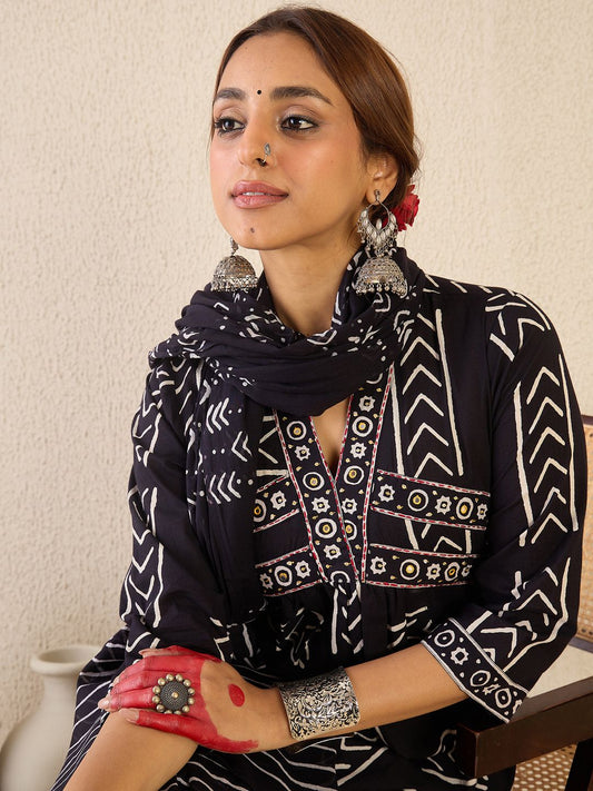 Dhiyona IE Women Printed Empire Pure Cotton Kurta with Trousers & With Dupatta