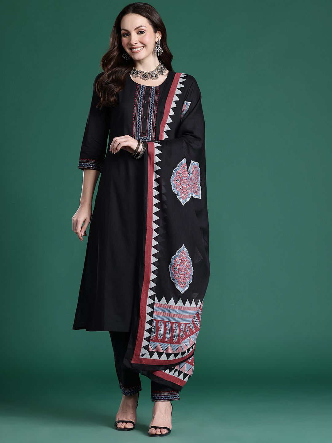 Dhiyona IE Embroidered Regular Beads & Stones Pure Cotton Kurta with Trousers & With Dupatta
