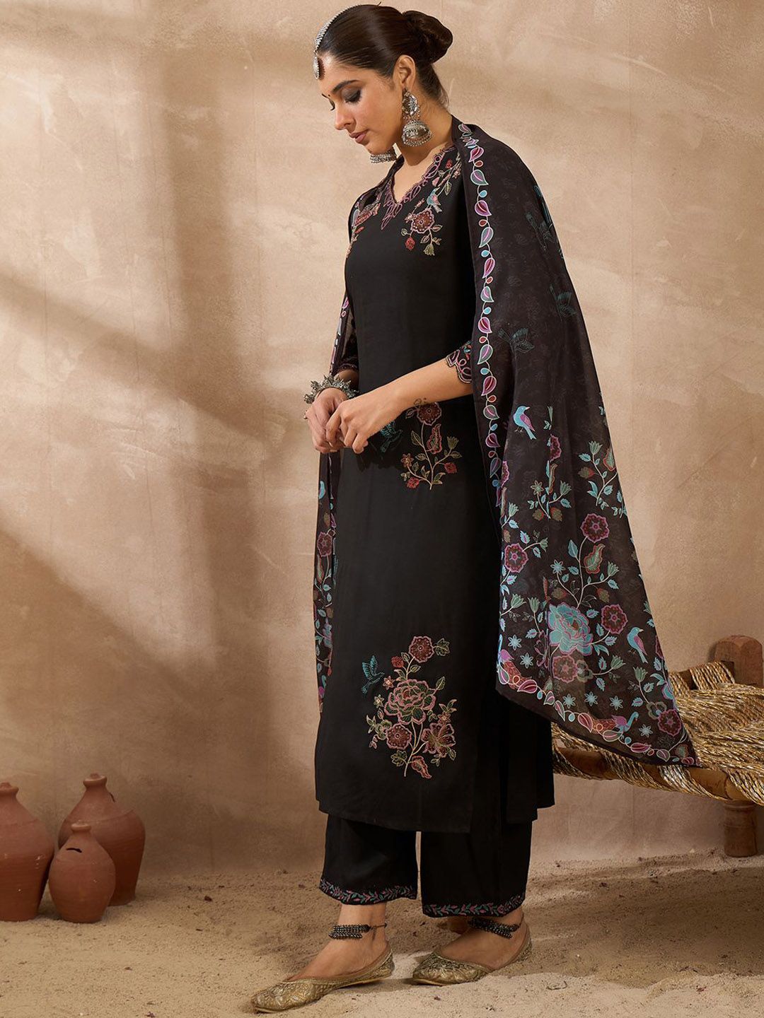 Women Ethnic Motifs Regular Thread Work Kurta with Trousers & With Dupatta