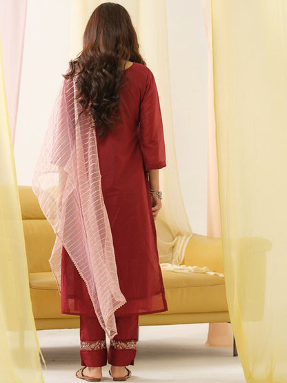 Dhiyona SN Women's Embroidered Round Neck Straight Beads and Stones Kurta With Trouser & Dupatta