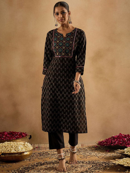 Dhiyona IE Floral Printed Notch Neck Mirror Work Pure Cotton Straight Kurta