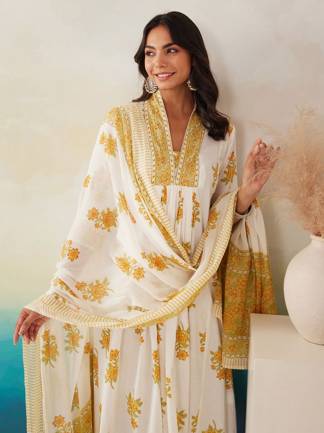 Dhiyona IE Women Floral Printed Pleated Beads and Stones Pure Cotton Kurta with Trousers & With Dupatta