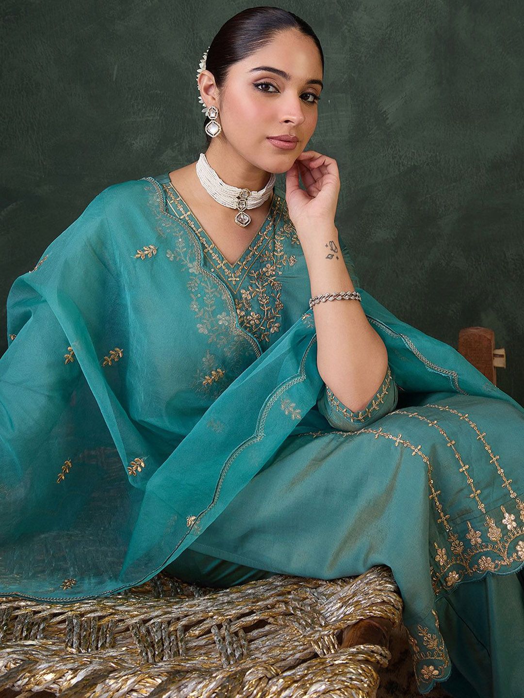 Dhiyona IE Women Ethnic Motifs Embroidered Regular Zari Kurta with Trousers & Dupatta