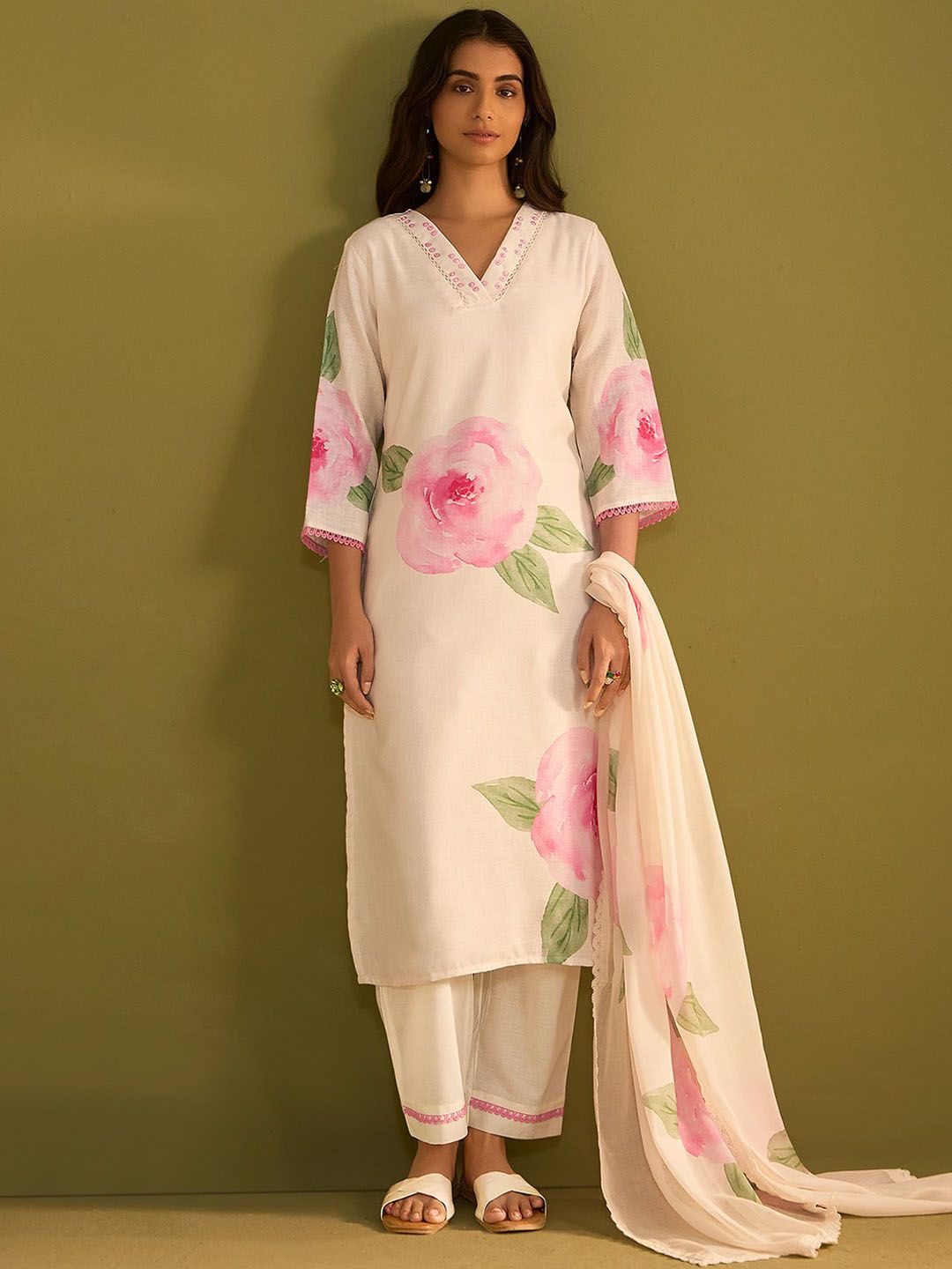 Dhiyona IE Floral Printed V-Neck Straight Sequinned Linen Kurta With Trousers And Dupatta