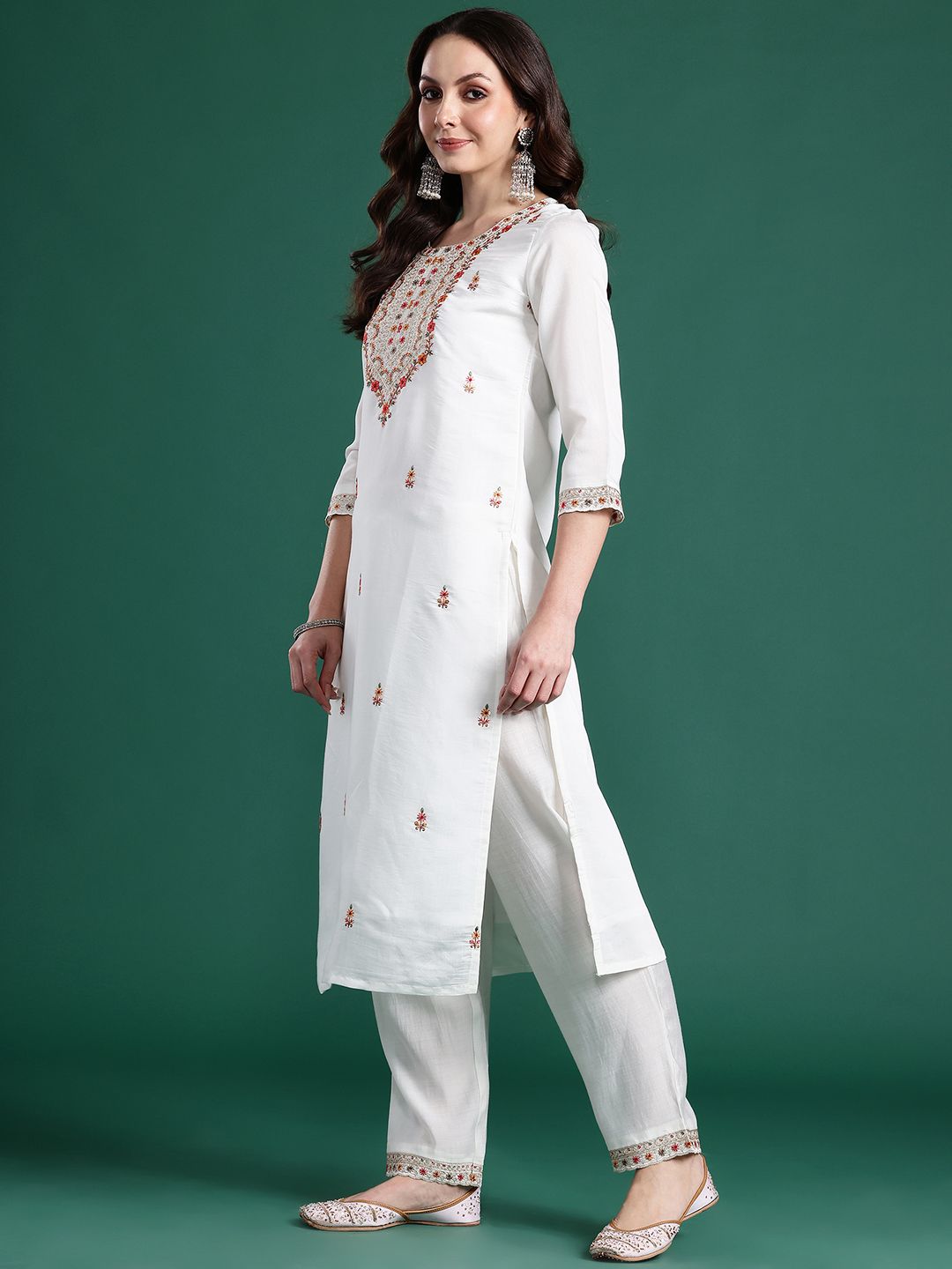 Dhiyona IE Floral Embroidered Thread Work Kurta With Trousers & Dupatta