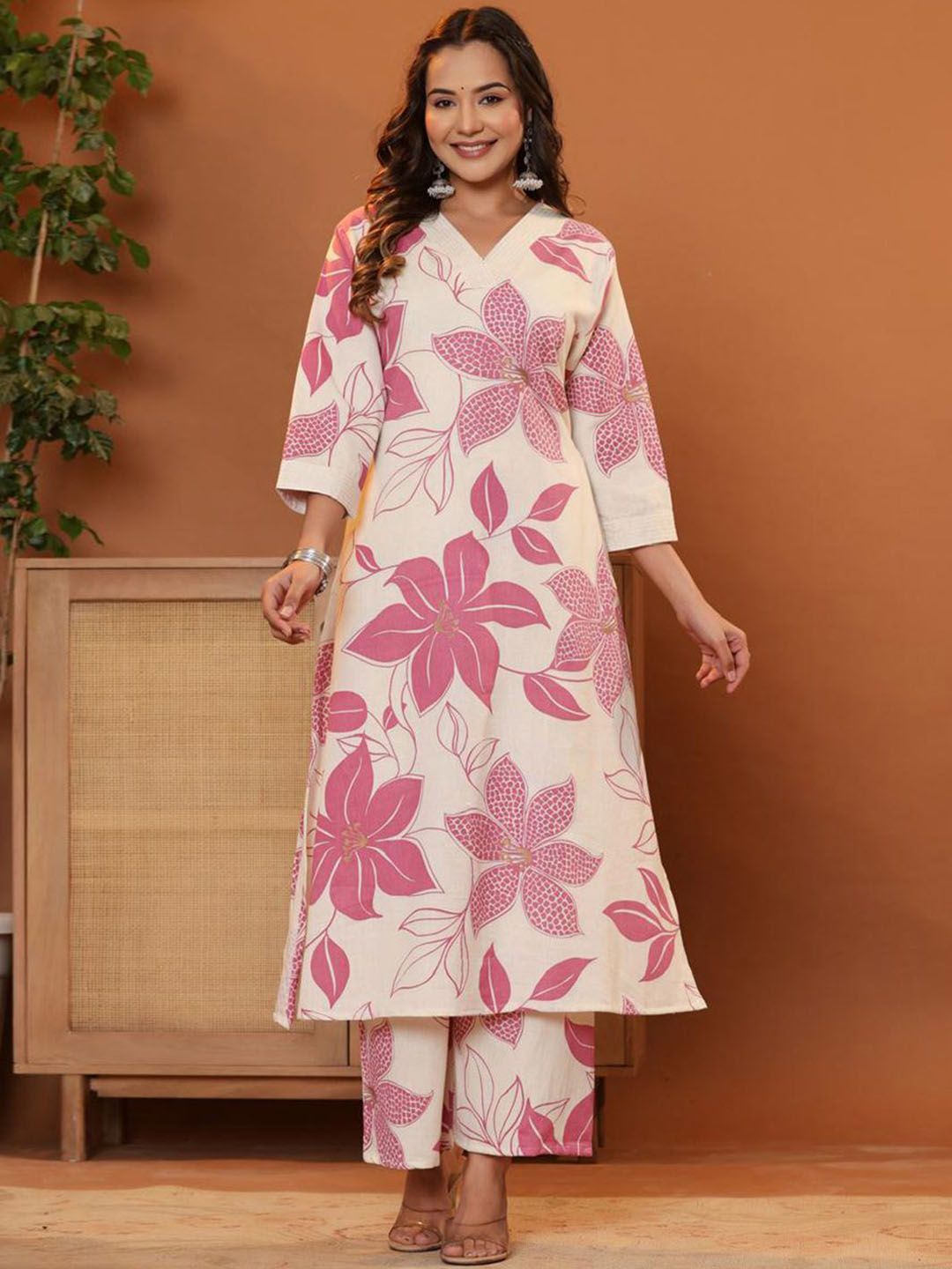 Dhiyona IE Women Floral Printed Regular Pure Cotton Kurta with Palazzos