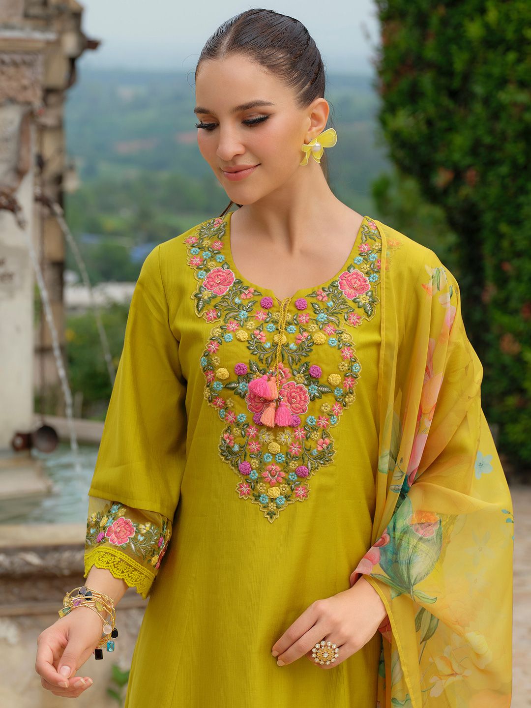 Dhiyona IE Women Embroidered Kurta with Trousers & Dupatta
