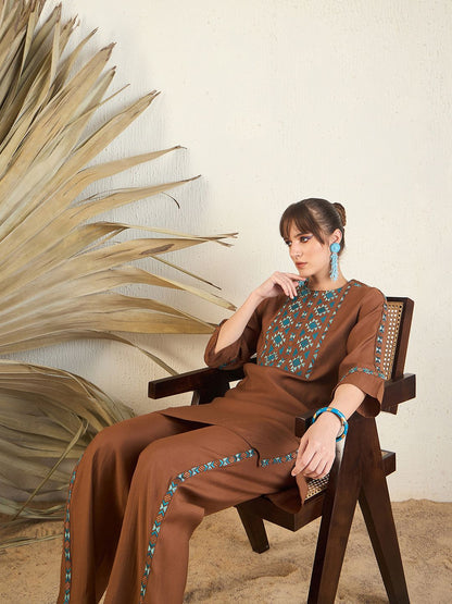 Dhiyona IE Embroidered Round Neck Top With Trousers Co-Ords