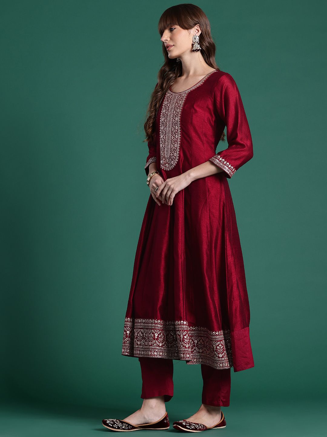 Ethnic Motifs Embroidered Sequinned Kurta with Trousers & With Dupatta