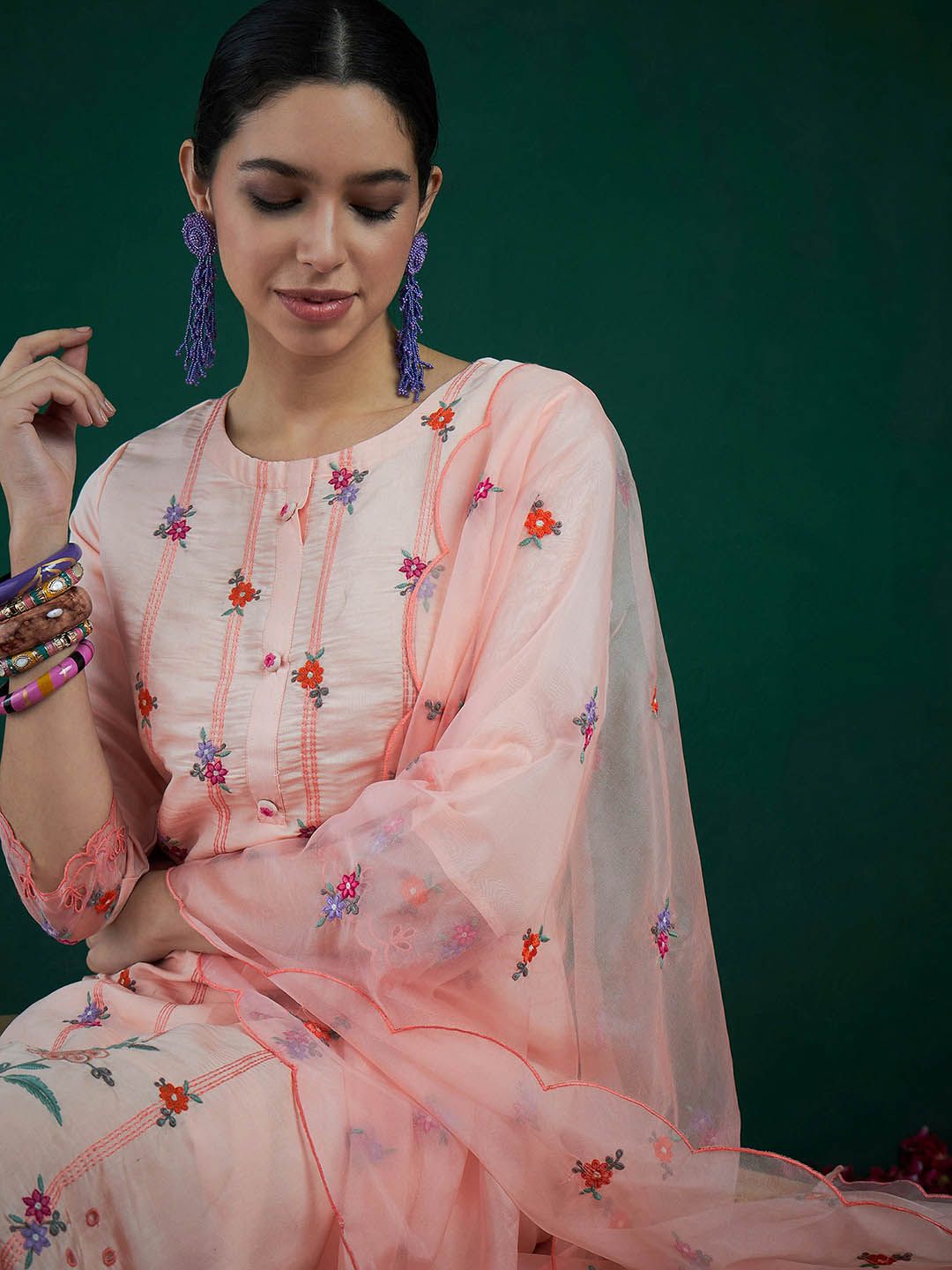 Floral Embroidered Regular Thread Work Kurta With Trousers & Dupatta