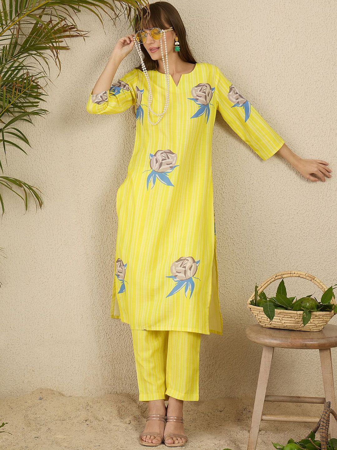 Dhiyona IE Floral Printed Notch Neck Straight Kurta With Trousers