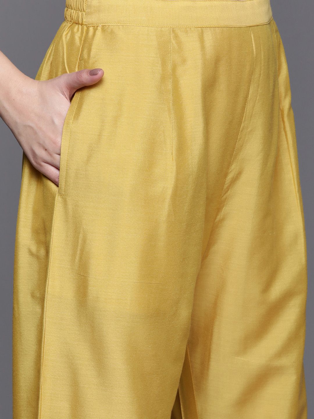 Ethnic Motifs Embroidered Sequinned Kurta With Trousers & With Dupatta