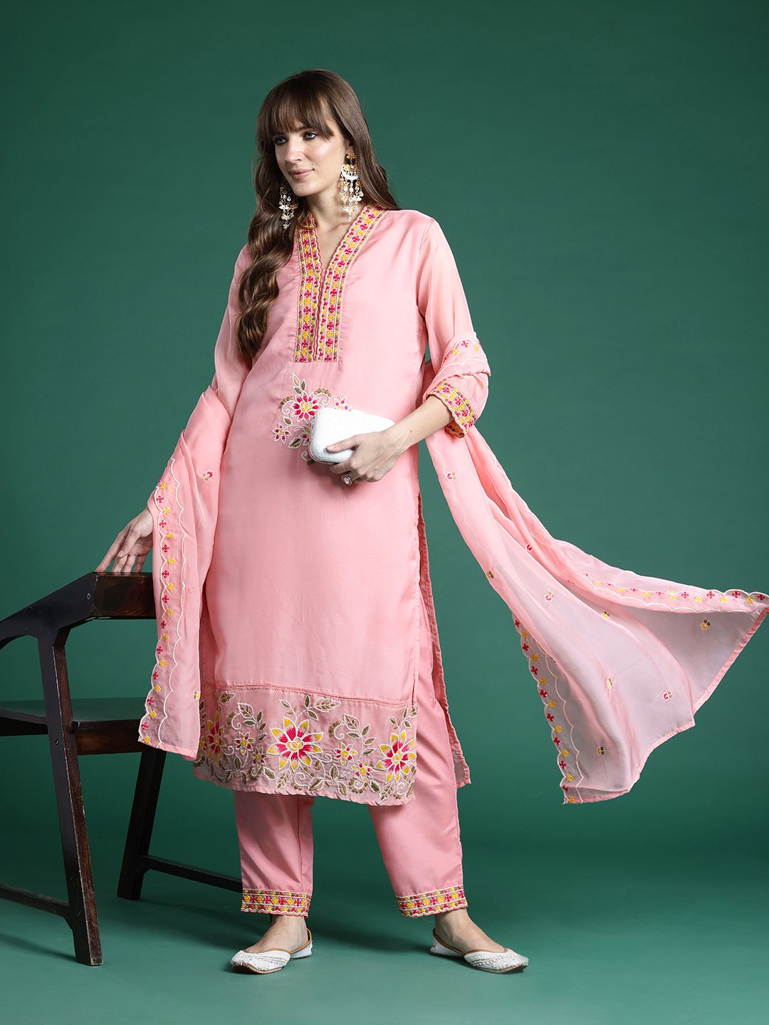 Dhiyona IE Floral Embroidered Regular Sequinned Kurta with Trousers & Dupatta