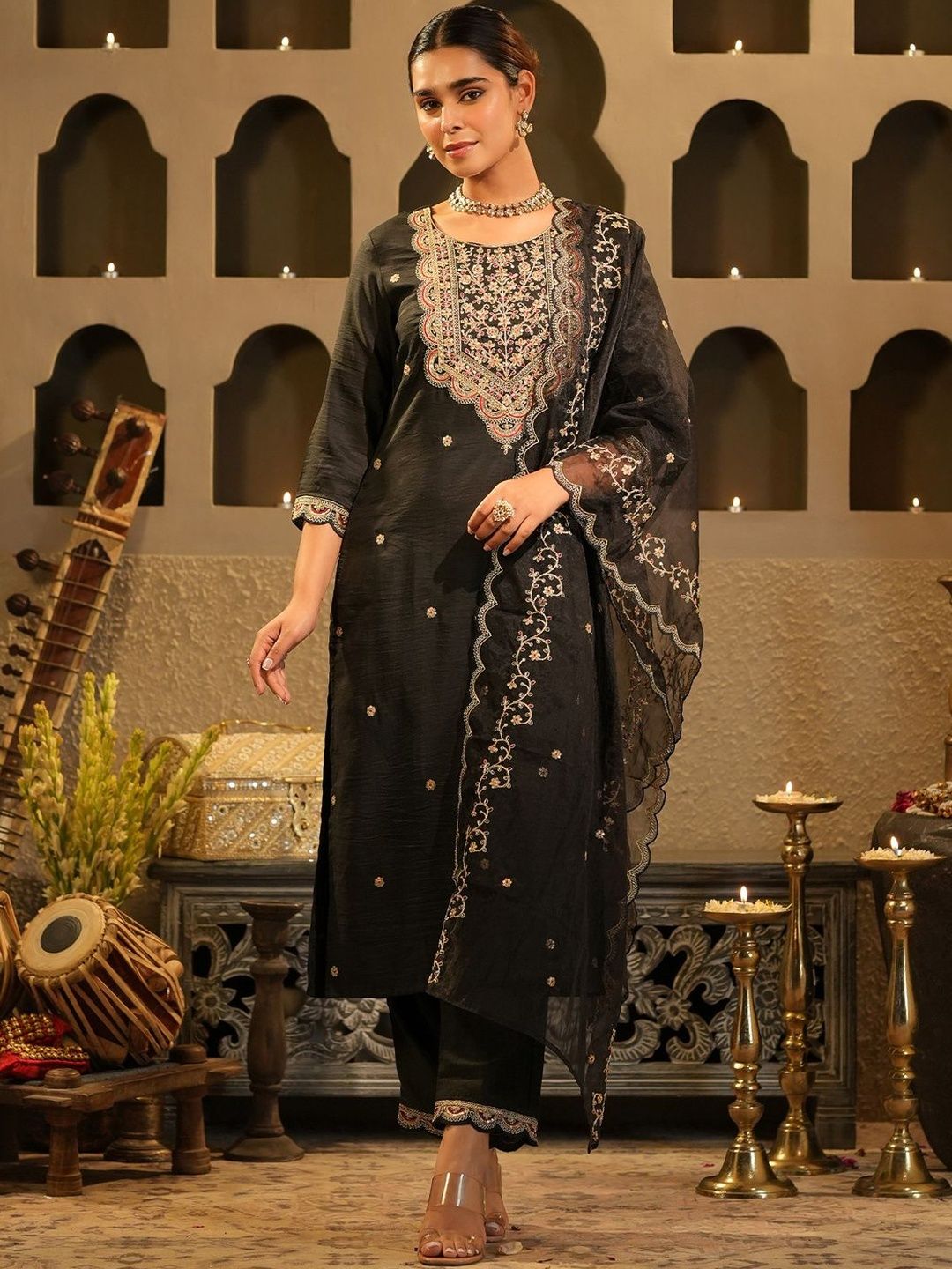 Women Ethnic Motifs Embroidered Kurta With Trousers & Dupatta Kurta Sets