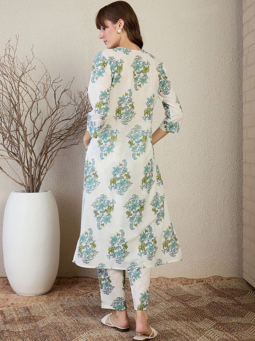 Women Floral Printed Regular Pure Cotton Kurta with Trousers