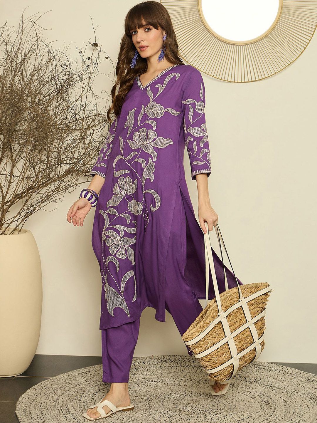 Dhiyona IE Women Embroidered V-Neck Top and Trousers Co-Ords