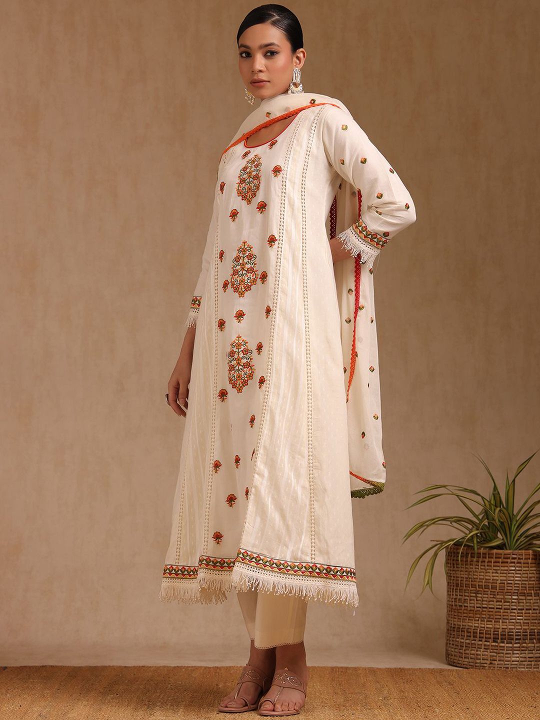 Dhiyona SO Women's Women Printed Regular Thread Work Kurta with Trousers & With Dupatta Kurta Sets