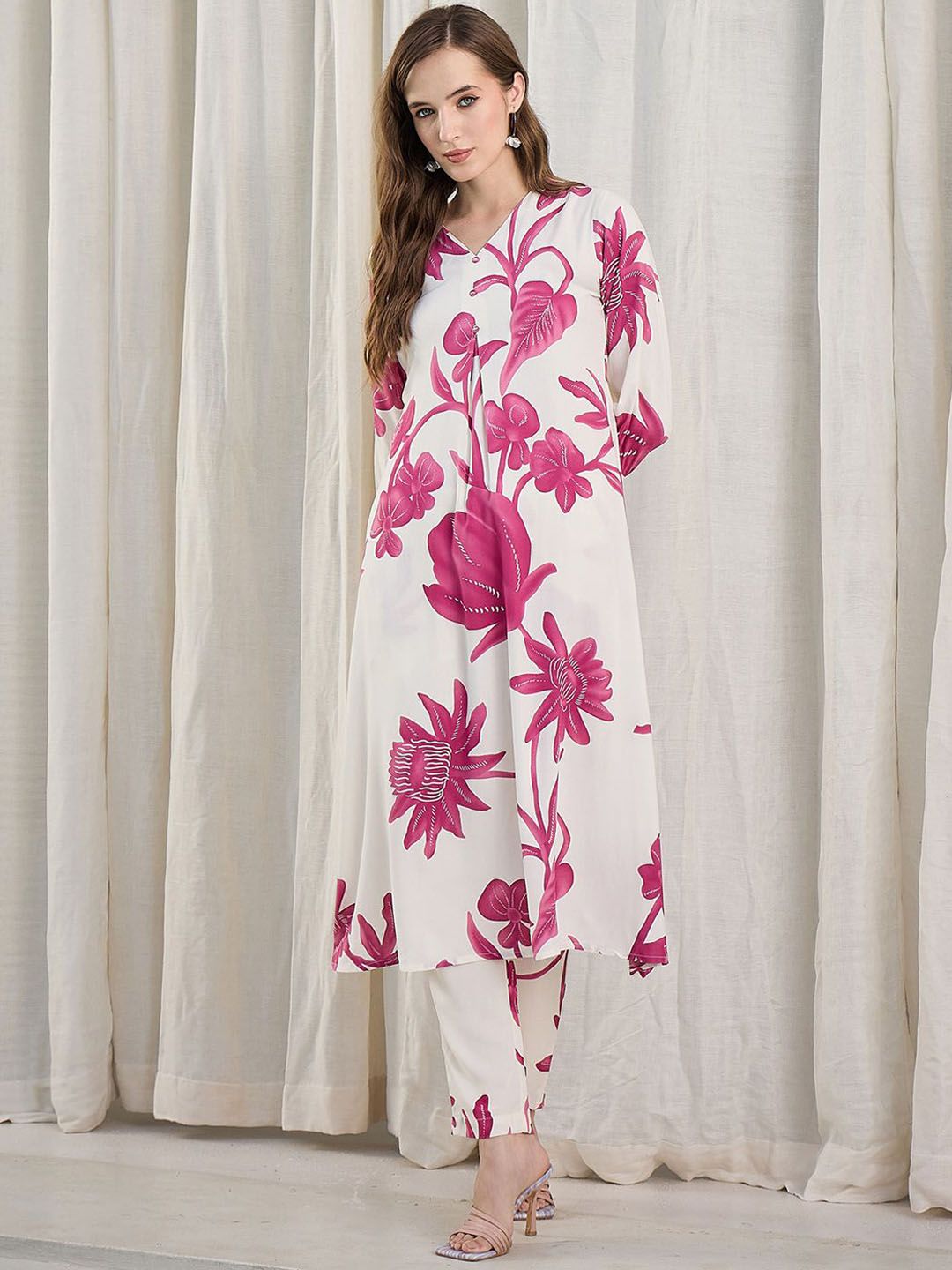Dhiyona IE Floral Printed V-Neck Tunic & Trousers