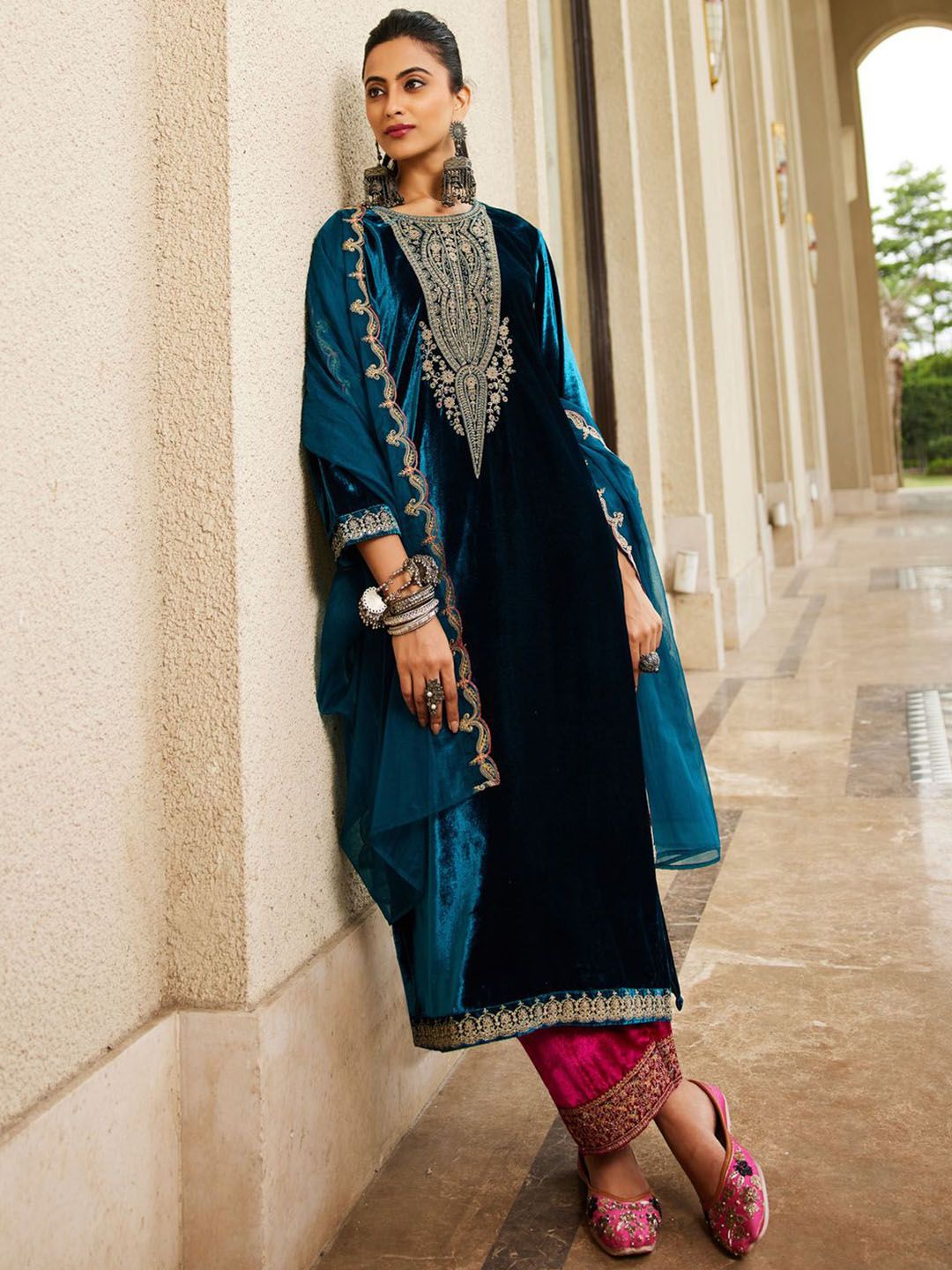 Women Ethnic Motifs Embroidered Regular Velvet Kurta with Trousers & Dupatta