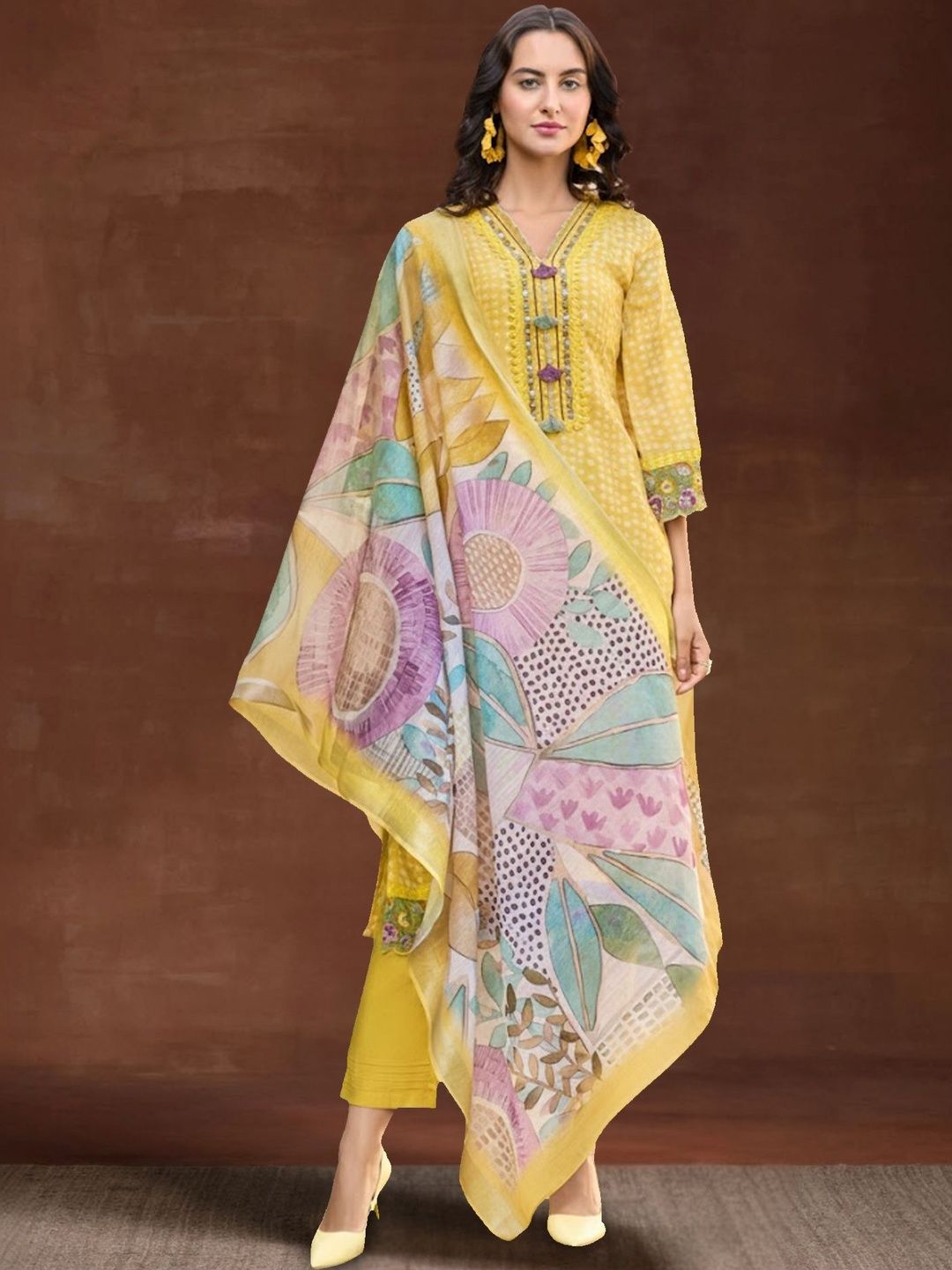 Dhiyona IE Women Ethnic Motifs Printed Regular Thread Work Linen Kurta with Trousers & With Dupatta