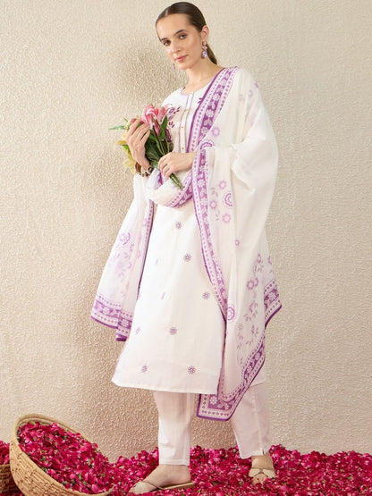 Women Floral Embroidered Regular Thread Work Pure Cotton Kurta with Trousers & With Dupatta