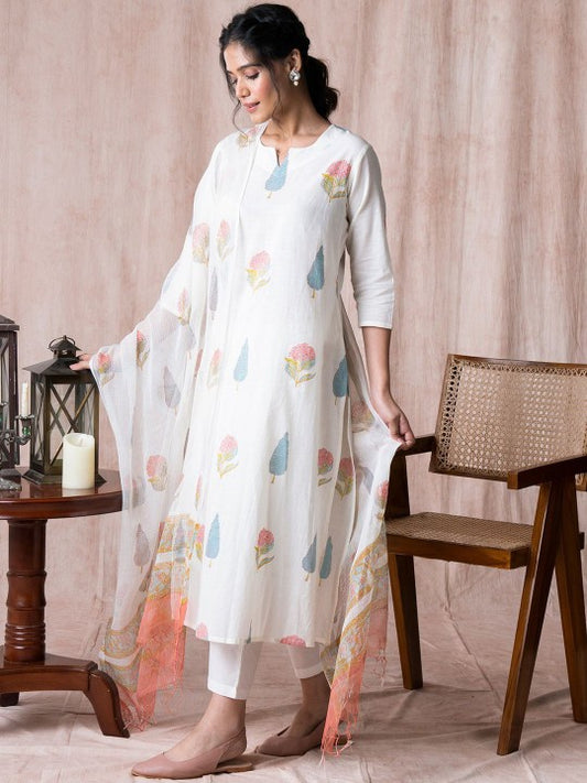 Women's Women Floral Printed Regular Kurta with Trousers & With Dupatta