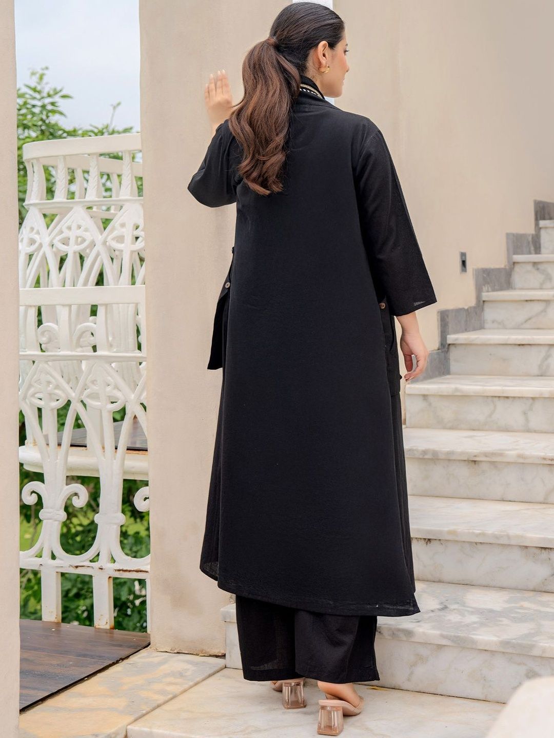 Women Round Neck Pure Cotton Straight Kurta with Palazzos With Jacket