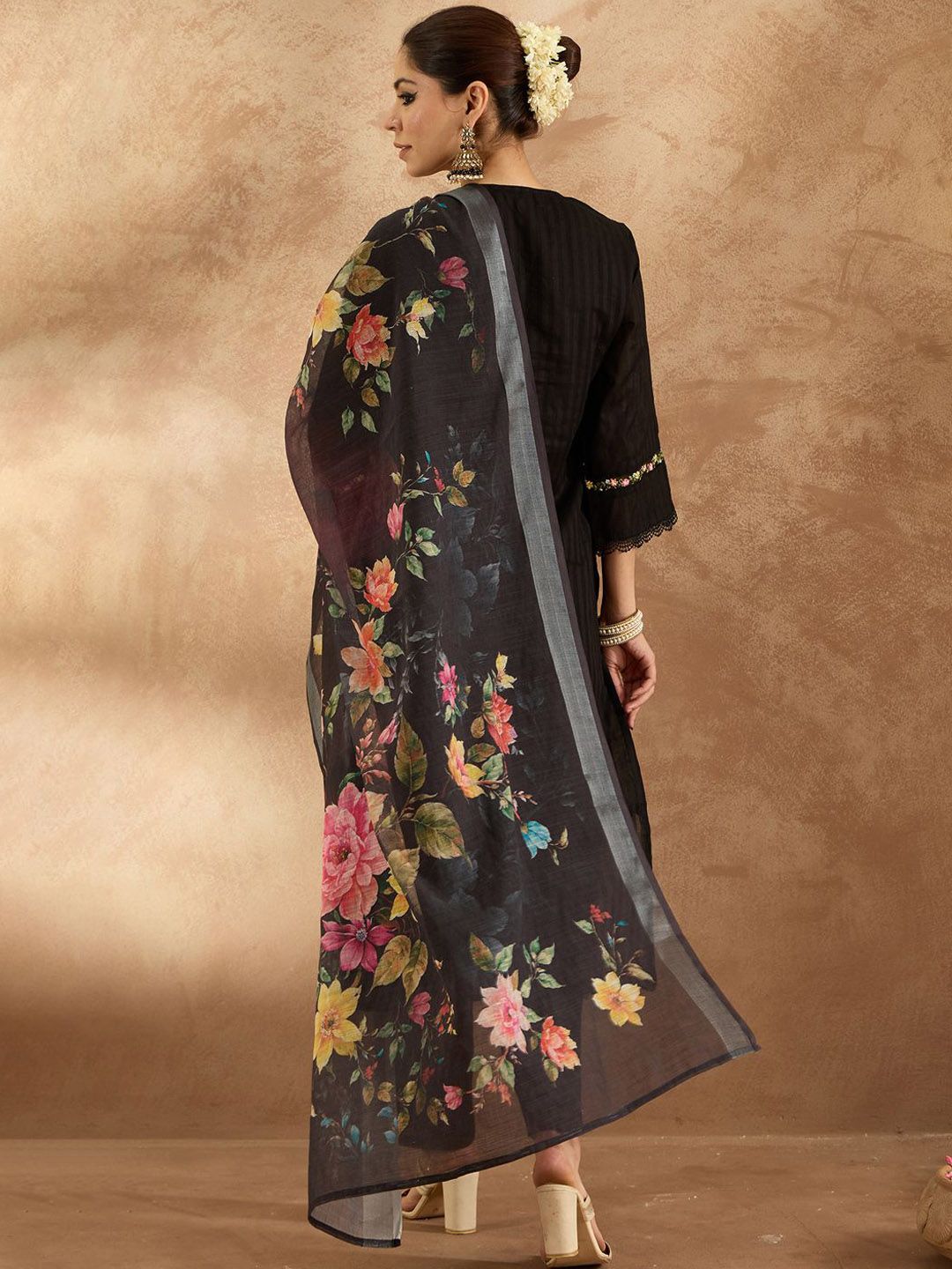 Women Floral Embroidered Pure Cotton Kurta with Trousers & Dupatta